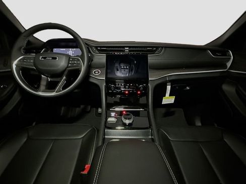 New 2025 Jeep Grand Cherokee Limited w/ Luxury Tech Group II image 6