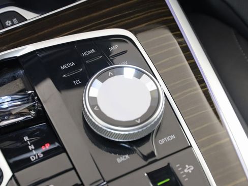 Used 2023 BMW X7 M60i w/ Executive Package image 38