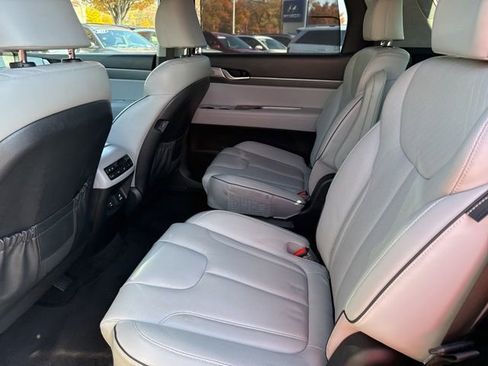 Used 2023 Hyundai Palisade SEL w/ Premium Package image 21