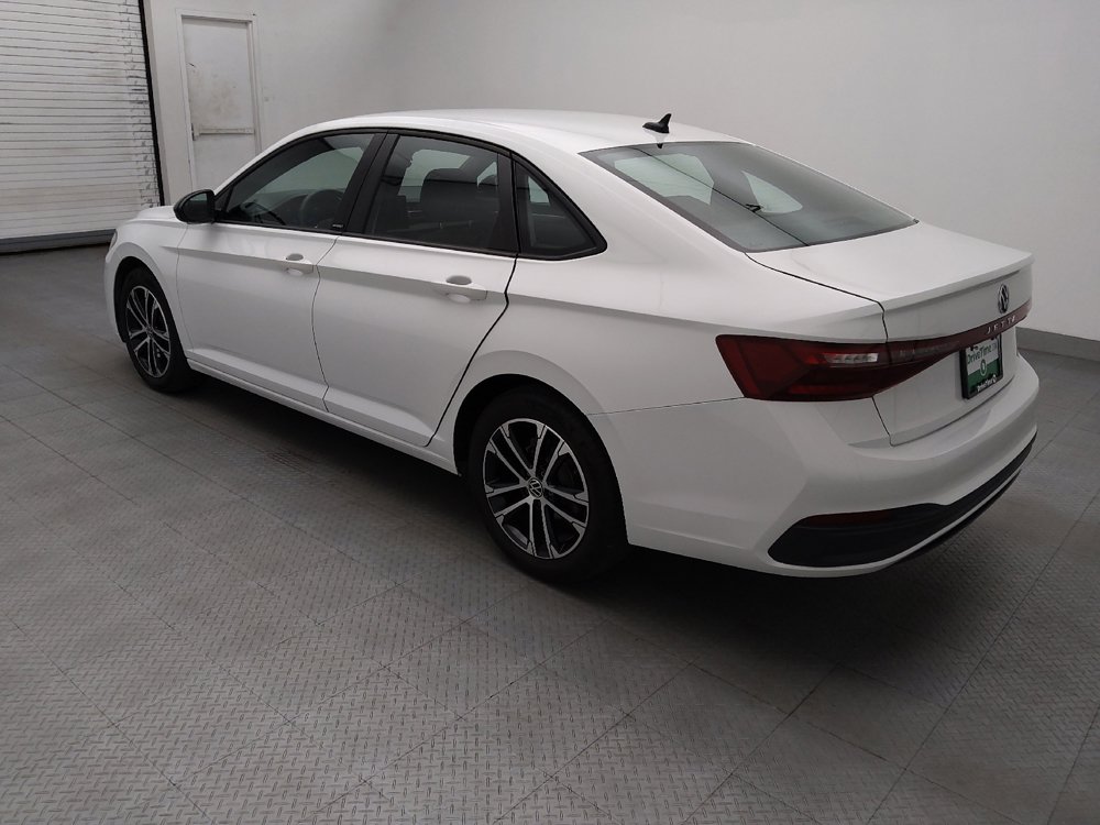 Used 2025 Volkswagen Jetta Sport FWD image 3