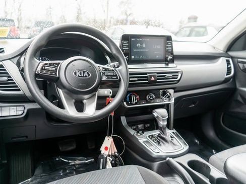 Used 2021 Kia Seltos LX AWD/4WD image 12