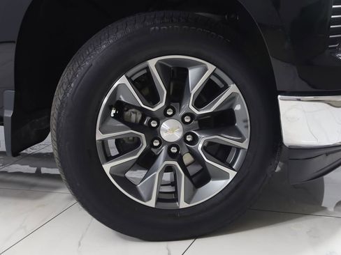 Used 2024 Chevrolet Silverado 1500 LT AWD/4WD image 14