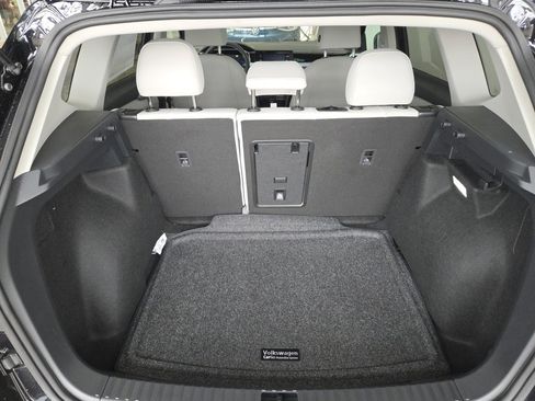 New 2026 Volkswagen Taos SE image 6