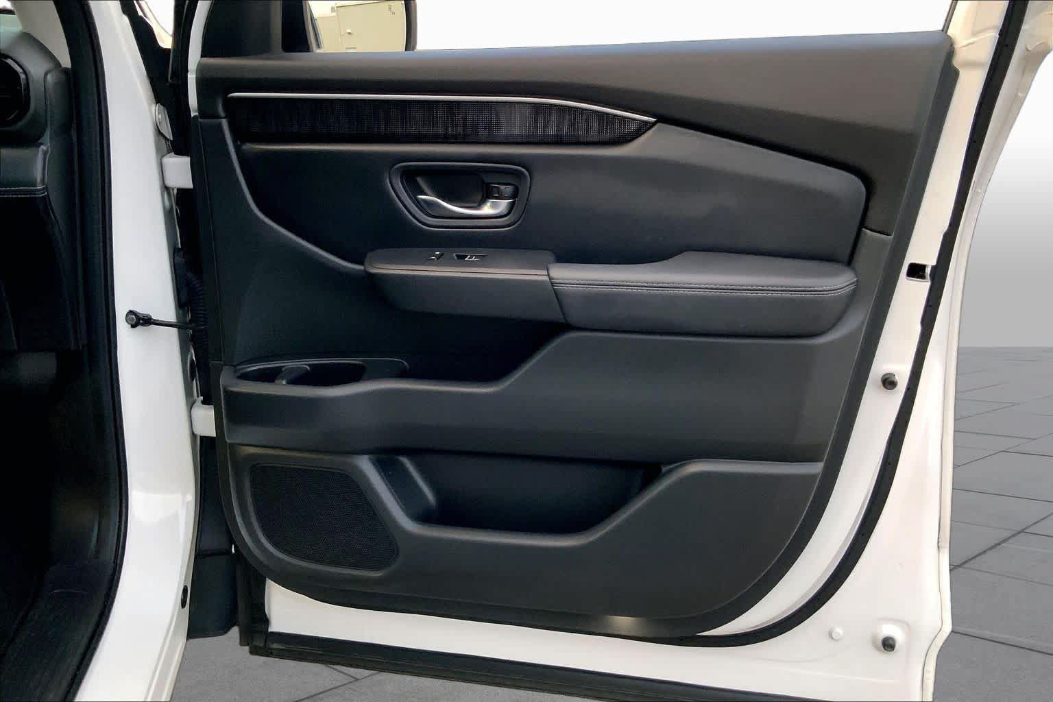 Used 2023 Honda Pilot Elite image 23