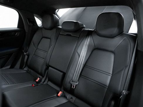 New 2026 Porsche Cayenne Turbo GT AWD/4WD image 37