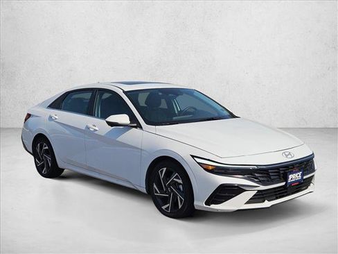 Used 2024 Hyundai Elantra Limited FWD image 3
