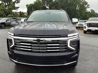 New 2026 Chevrolet Suburban Premier w/ Sun And Tow Package AWD/4WD video 2
