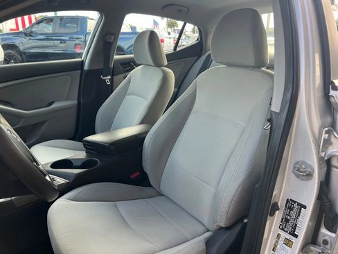 Used 2012 Kia Optima LX w/ Convenience Pkg FWD image 11
