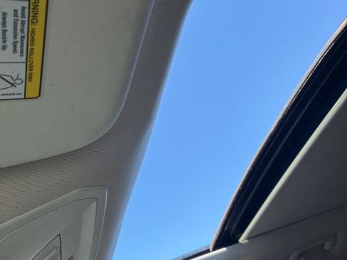 Used 2019 Ford Escape SEL AWD/4WD image 25