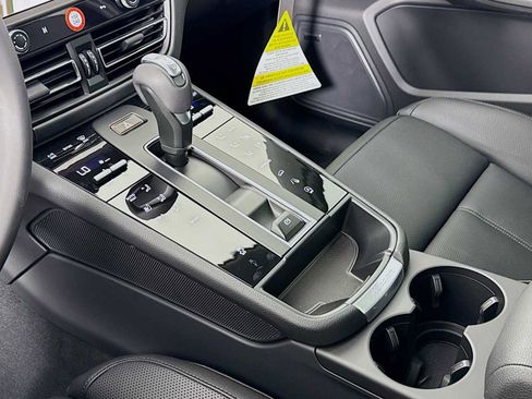 New 2025 Porsche Macan image 21