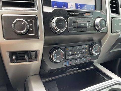 Certified 2020 Ford F250 Lariat w/ Lariat Value Package AWD/4WD image 31