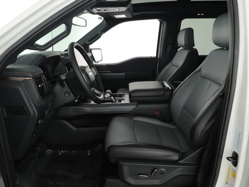 Used 2025 Ford F150 Lightning Lariat image 8