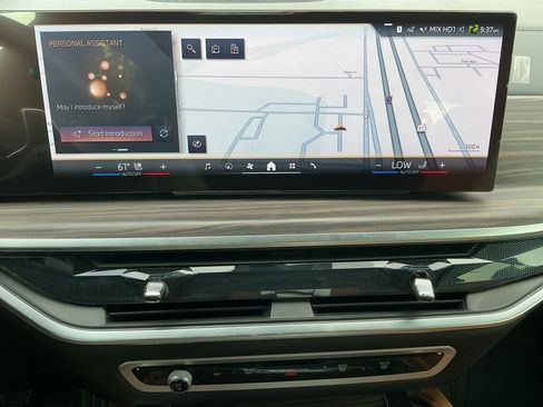 Used 2025 BMW X6 xDrive40i w/ Climate Comfort Package image 11