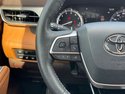Used 2022 Toyota Highlander Platinum image 19