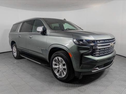 Used 2023 Chevrolet Suburban Premier image 11