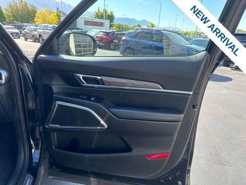 Used 2022 Kia Telluride SX w/ SX Prestige Package AWD/4WD image 10