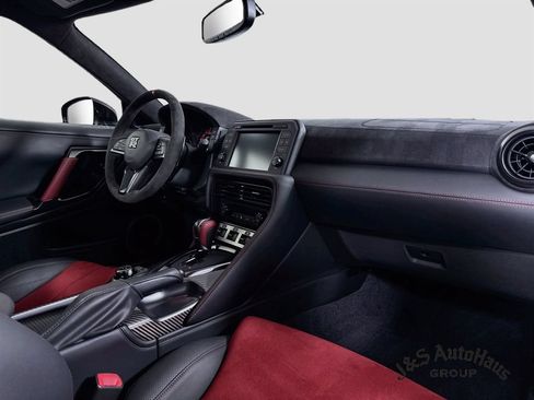 Used 2021 Nissan GT-R NISMO AWD/4WD image 37