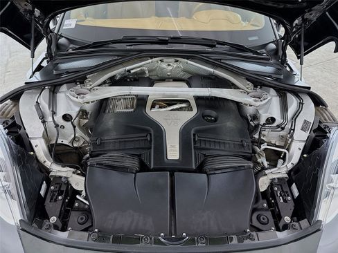 Used 2021 Aston Martin DBX image 29