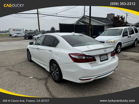 Used 2017 Honda Accord Touring image 7