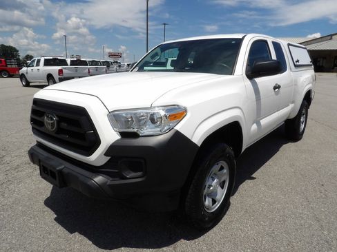 Used 2020 Toyota Tacoma SR image 58