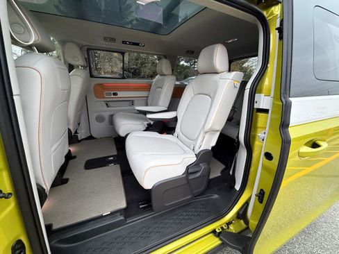 New 2025 Volkswagen ID. Buzz 1st Edition image 21