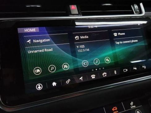 Used 2020 Land Rover Range Rover Evoque SE image 30