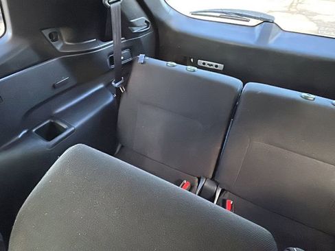 Used 2022 Mitsubishi Outlander ES image 17