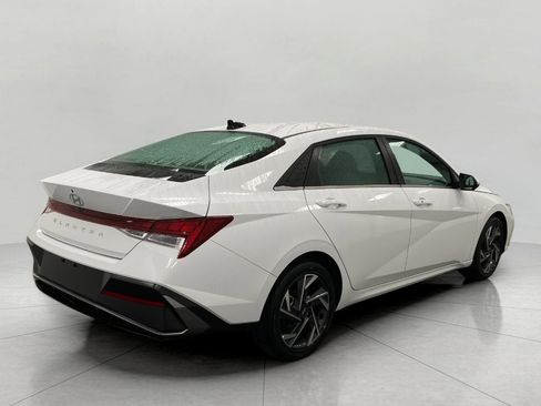 Certified 2025 Hyundai Elantra SEL FWD image 37