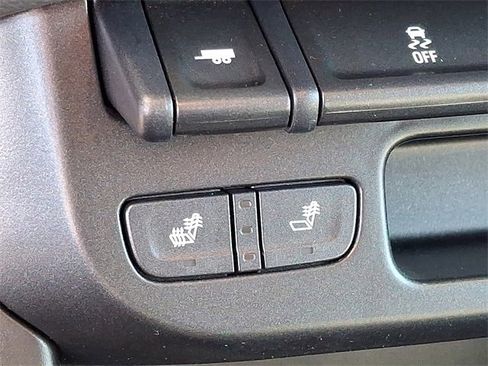 Used 2018 Chevrolet Colorado Z71 w/ Centennial Edition image 23