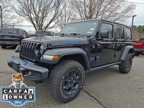 Used 2023 Jeep Wrangler Unlimited w/ Cold Weather Group image 3