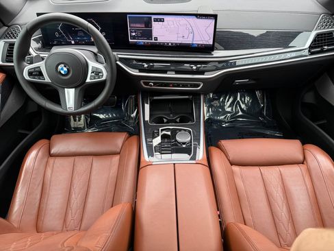 Used 2024 BMW X5 xDrive40i w/ M Sport Package AWD/4WD image 9