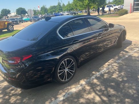 Used 2021 BMW 530i w/ Premium Package RWD image 5