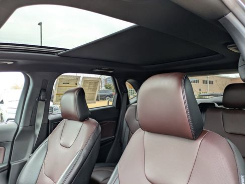 Certified 2022 Ford Edge Titanium w/ Equipment Group 301A image 27