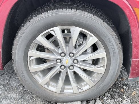 Used 2023 Chevrolet Traverse Premier image 34