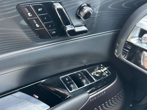 New 2025 Cadillac Lyriq Luxury image 17