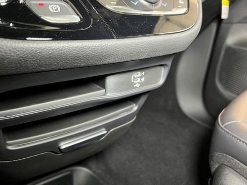 New 2026 Chrysler Pacifica Select image 42