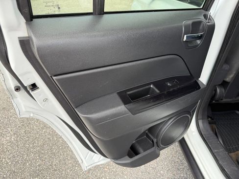 Used 2016 Jeep Patriot Sport w/ Power Value Group image 41