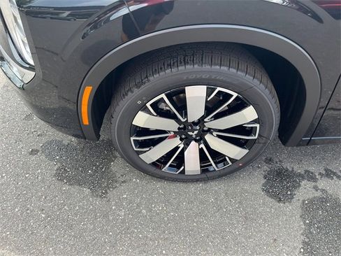 New 2025 Mitsubishi Outlander SEL image 10