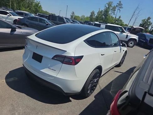 Used 2023 Tesla Model Y Performance AWD/4WD image 3
