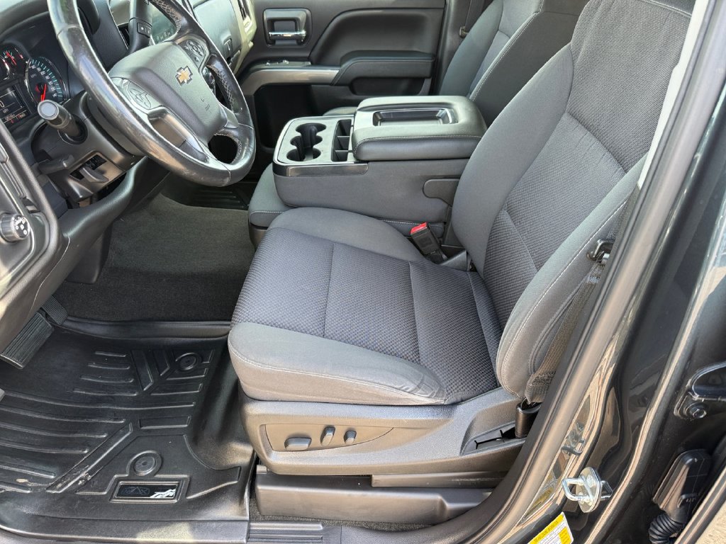 Used 2018 Chevrolet Silverado 1500 LT w/ LT Eassist Package AWD/4WD image 10