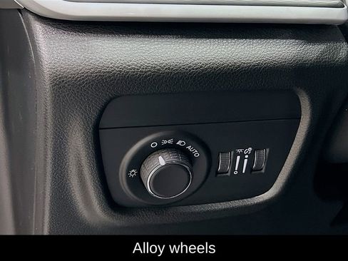 New 2025 Jeep Grand Cherokee Laredo w/ Luxury Tech Group I image 18