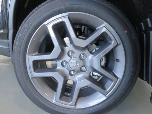 Used 2023 Honda Passport EX-L image 16