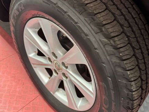 Used 2013 Toyota Highlander SE image 33