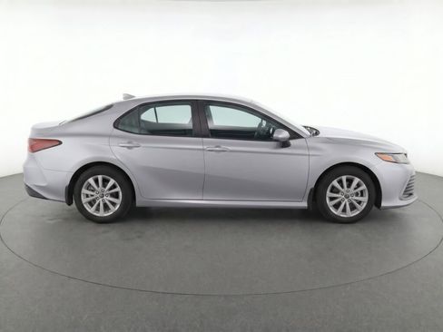 Used 2026 Toyota Camry LE AWD/4WD image 8