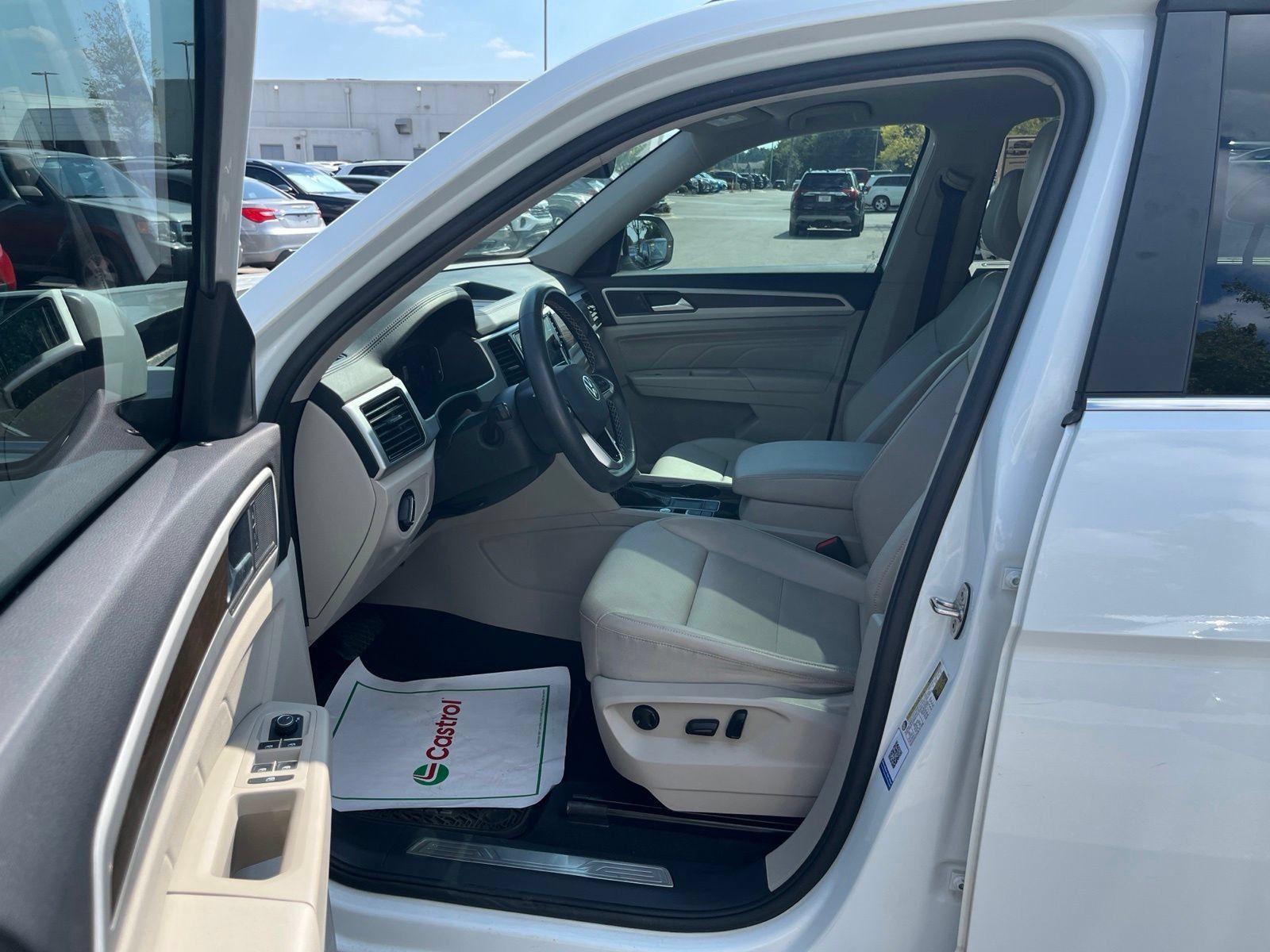 Used 2022 Volkswagen Atlas SE FWD image 25