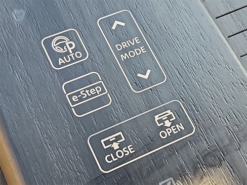 Used 2023 Nissan Ariya FWD image 24