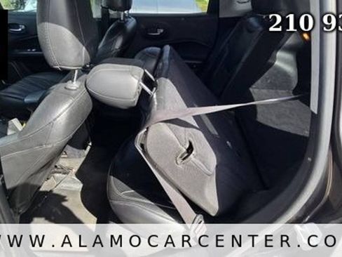Used 2019 Jeep Compass Latitude FWD image 28