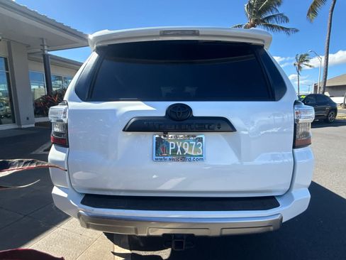 Used 2022 Toyota 4Runner TRD Off-Road Premium AWD/4WD image 4