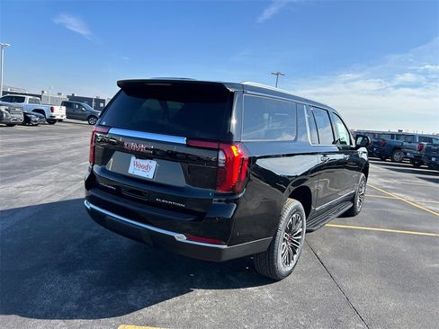 New 2026 GMC Yukon XL Elevation w/ Elevation Premium Package image 8