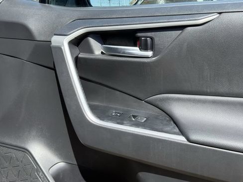 Used 2025 Toyota RAV4 XLE FWD image 28